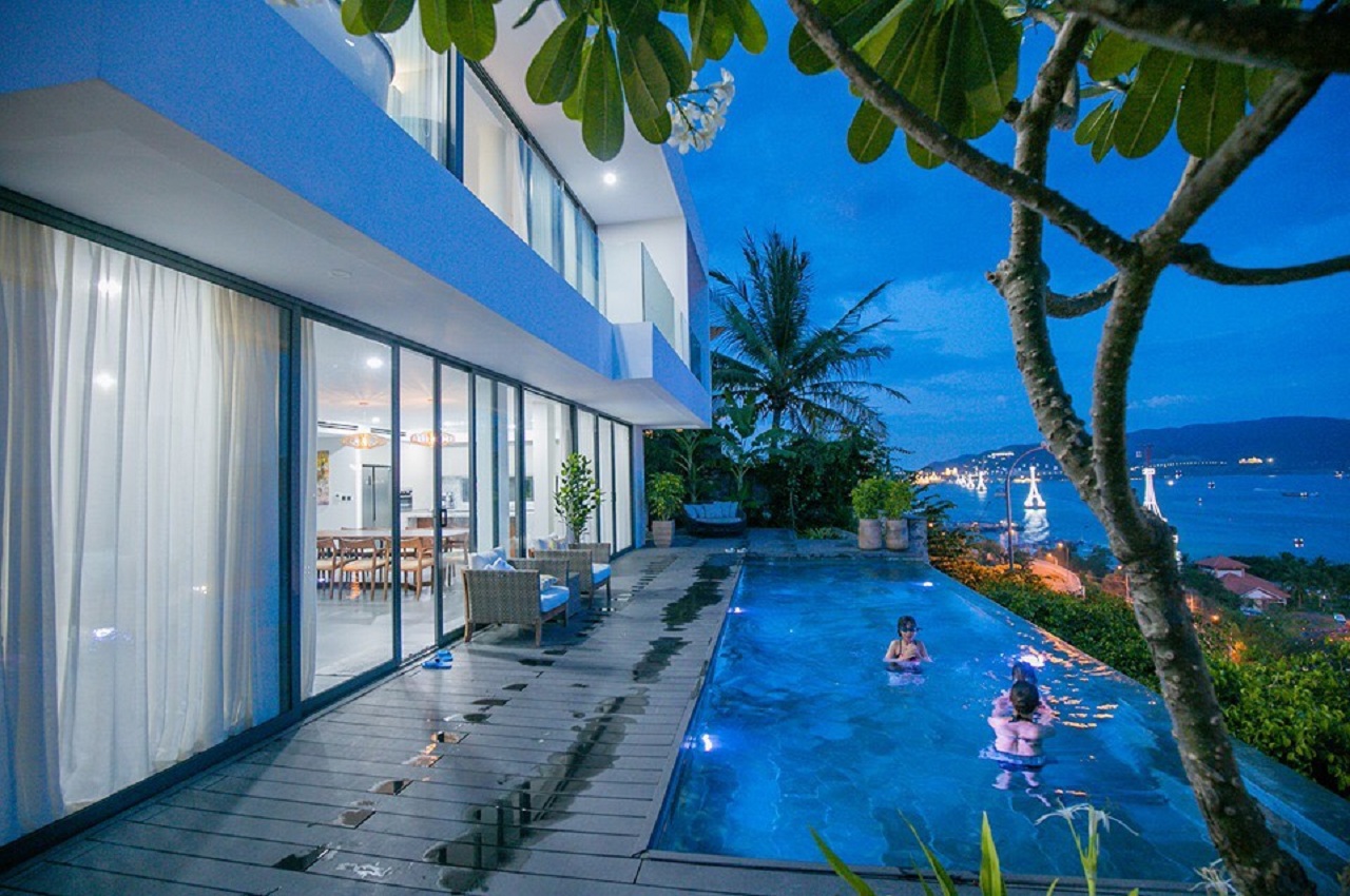 cho gia đình villa Oceanfront Nha Trang